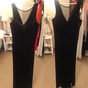 Black velvet dress!